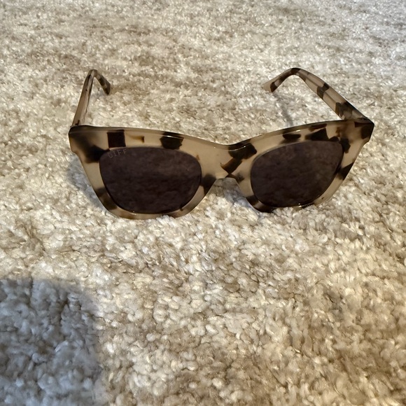 DIFF Bella II oversized square shape sunglasses. UV Protection. New! - Picture 4 of 5